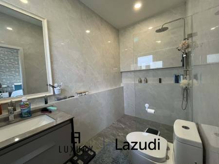 1,008 平方米 3 床 3 洗澡 别墅 对于 销售