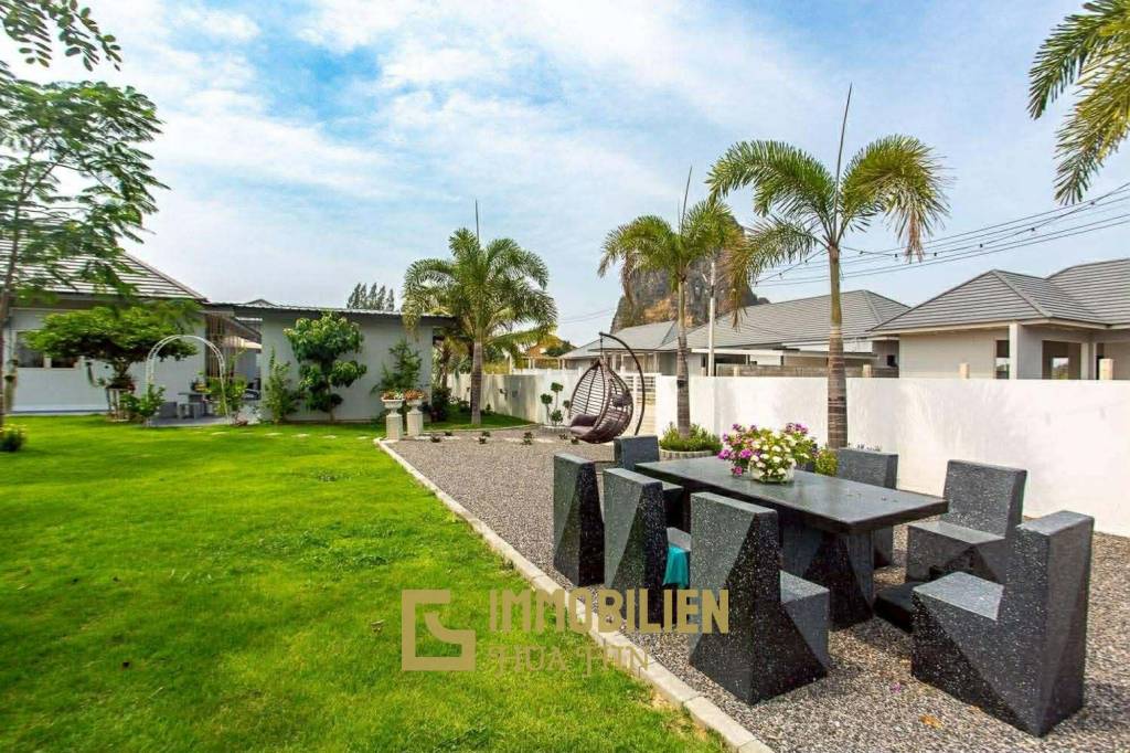 1000 qm Grundstück / 279 qm Wohnfläche / 3 Schlafzimmer + 3 Bäder