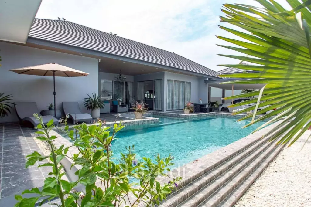 279 Sqm Luxury Pool Villa 3 bedroom 3 Bathroom  – Cha-am