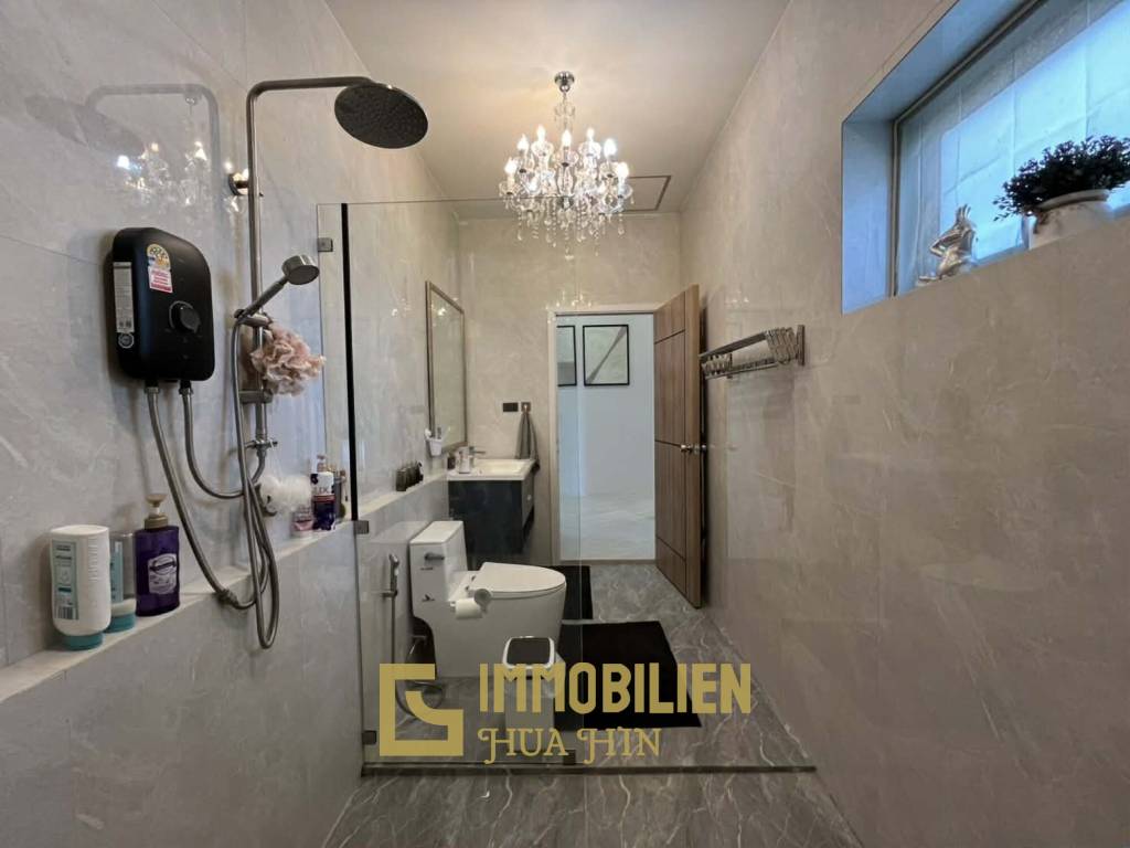 1000 qm Grundstück / 279 qm Wohnfläche / 3 Schlafzimmer + 3 Bäder