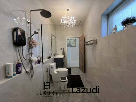 1,008 平方米 3 床 3 洗澡 别墅 对于 销售