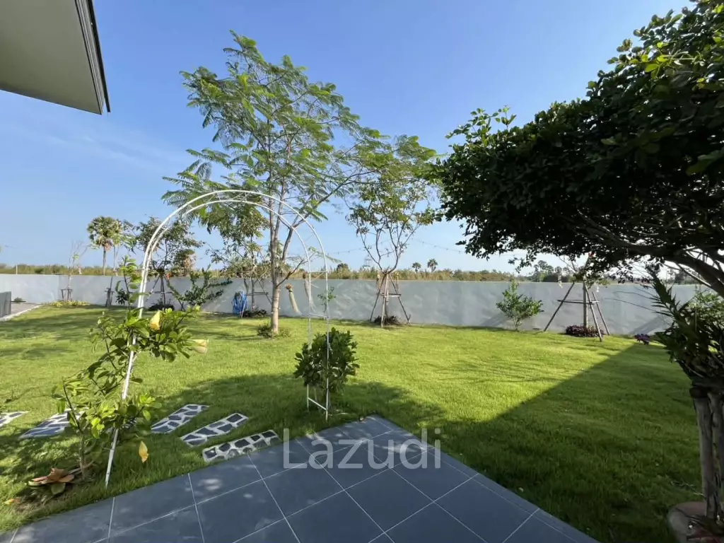279 Sqm Luxury Pool Villa 3 bedroom 3 Bathroom  – Cha-am