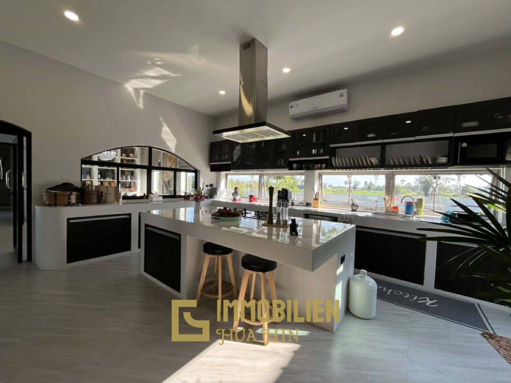 1000 qm Grundstück / 279 qm Wohnfläche / 3 Schlafzimmer + 3 Bäder