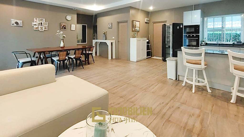 Modernisiert / 119 qm Wohnfläche / privater Pool