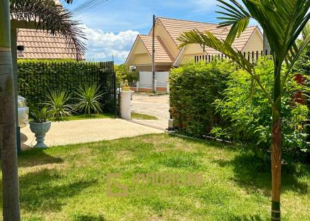 Modernisiert / 119 qm Wohnfläche / privater Pool