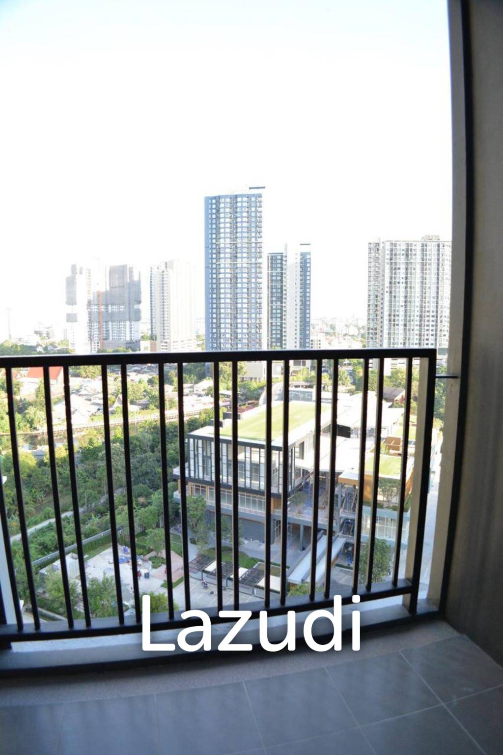 48.5 sqm 2 Bedroom Condo on High Floor in Phra Khanong Nuea Bangkok