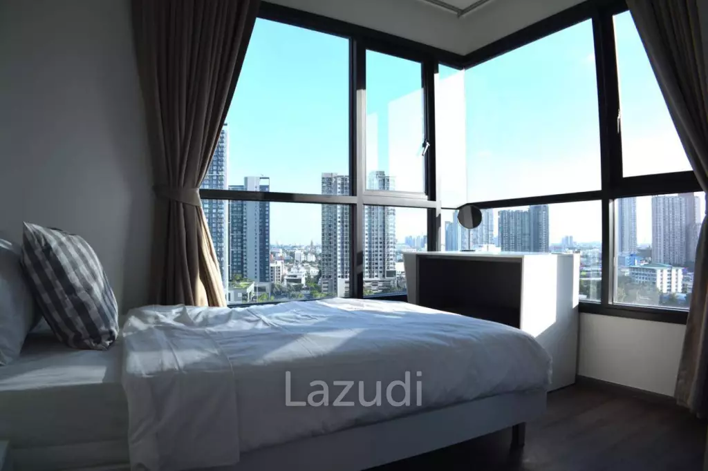 48.5 sqm 2 Bedroom Condo on High Floor in Phra Khanong Nuea Bangkok