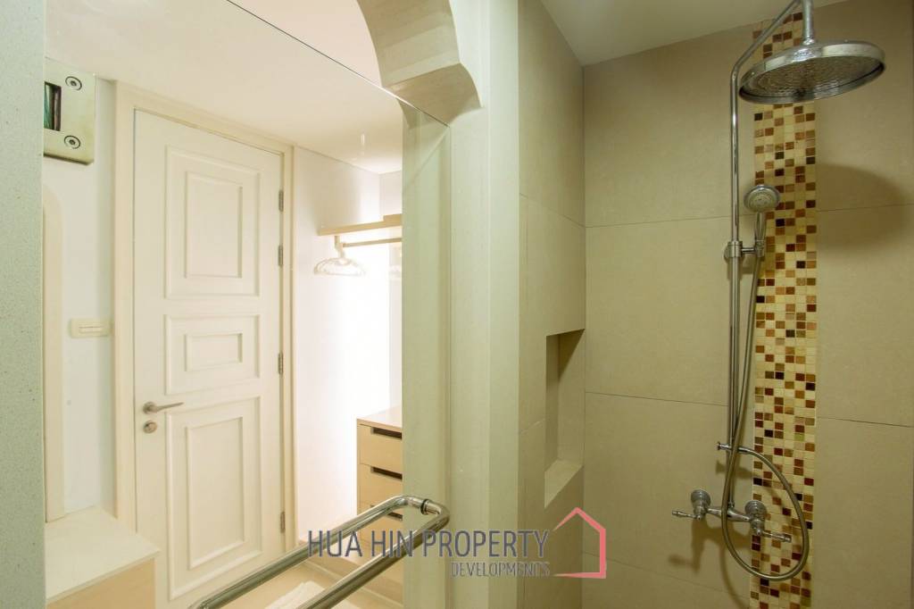 Marrakesh : Newly Renovated , steps to the sea.