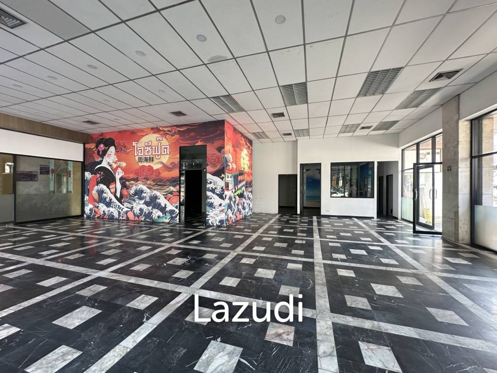 240 sqm Retail Space in Tossapon Building Huai Khwang Bangkok