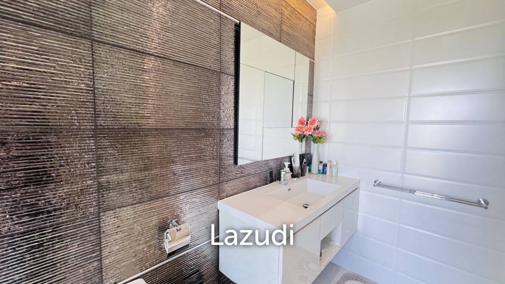 Penthouse 5-Bed High-Floor Condo at Maysa Huahin