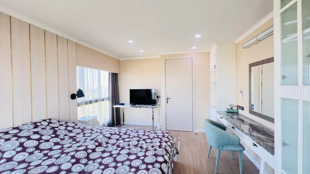 Penthouse 5-Bed High-Floor Condo at Maysa Huahin