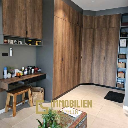 678 qm Grundstück / 324 qm Wohnfläche / 12 Meter Pool