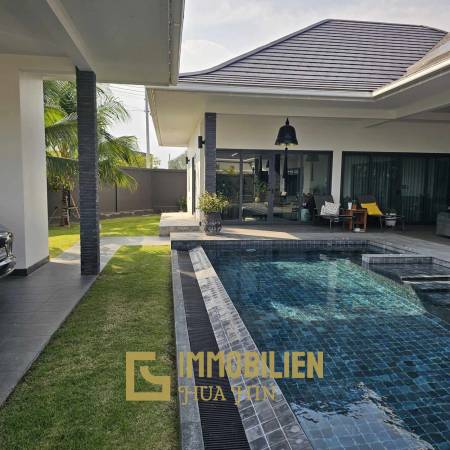 678 qm Grundstück / 324 qm Wohnfläche / 12 Meter Pool