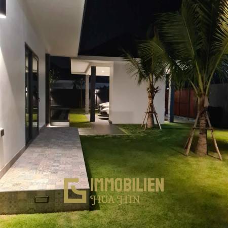 678 qm Grundstück / 324 qm Wohnfläche / 12 Meter Pool