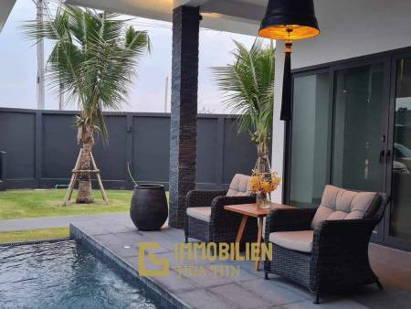 678 qm Grundstück / 324 qm Wohnfläche / 12 Meter Pool