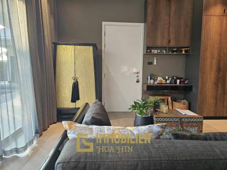 678 qm Grundstück / 324 qm Wohnfläche / 12 Meter Pool