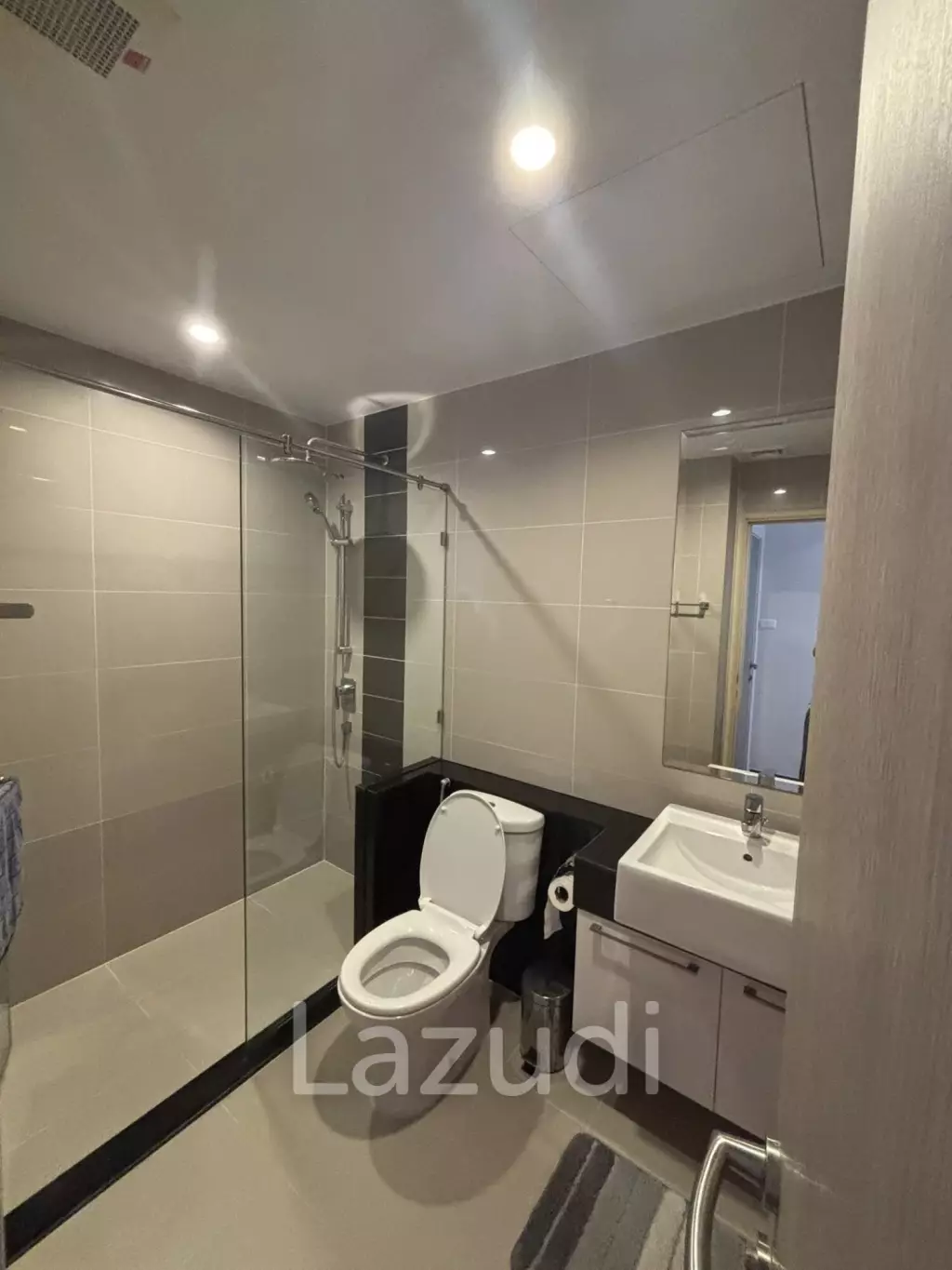 49 sqm high floor condo at Supalai Lite Sathorn - Charoenrat, Bang Kho Laem