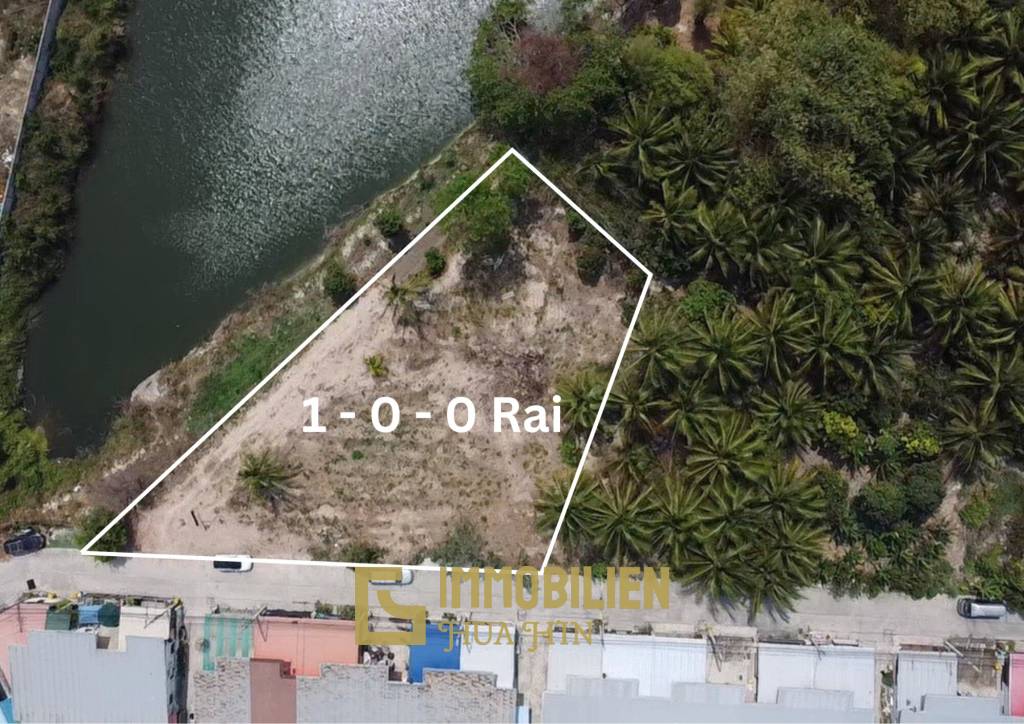 Участок площадью 1 раи на берегу моря в районе Сой Хуа Хин 88 Тхап Тай.