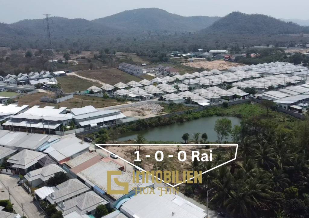 Участок площадью 1 раи на берегу моря в районе Сой Хуа Хин 88 Тхап Тай.