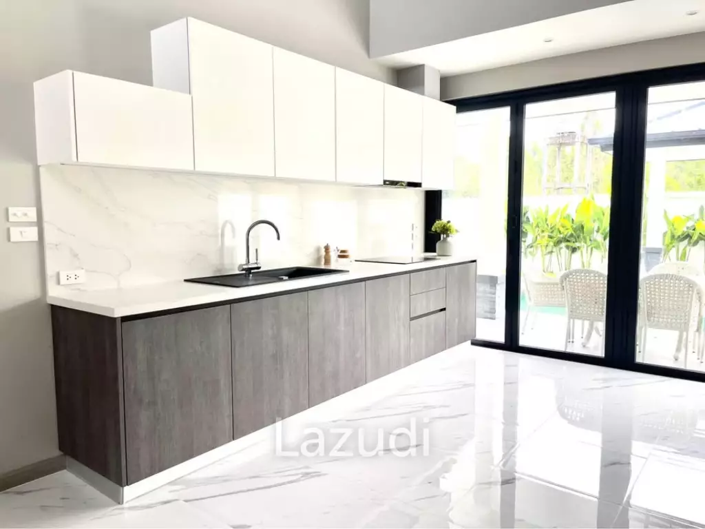 Spacious 3-Bedroom Pool Villa with Private Garden for Sale in Pa Klok