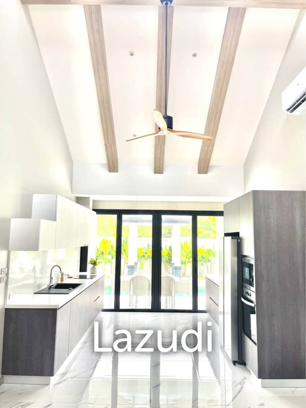 Spacious 3-Bedroom Pool Villa with Private Garden for Sale in Pa Klok