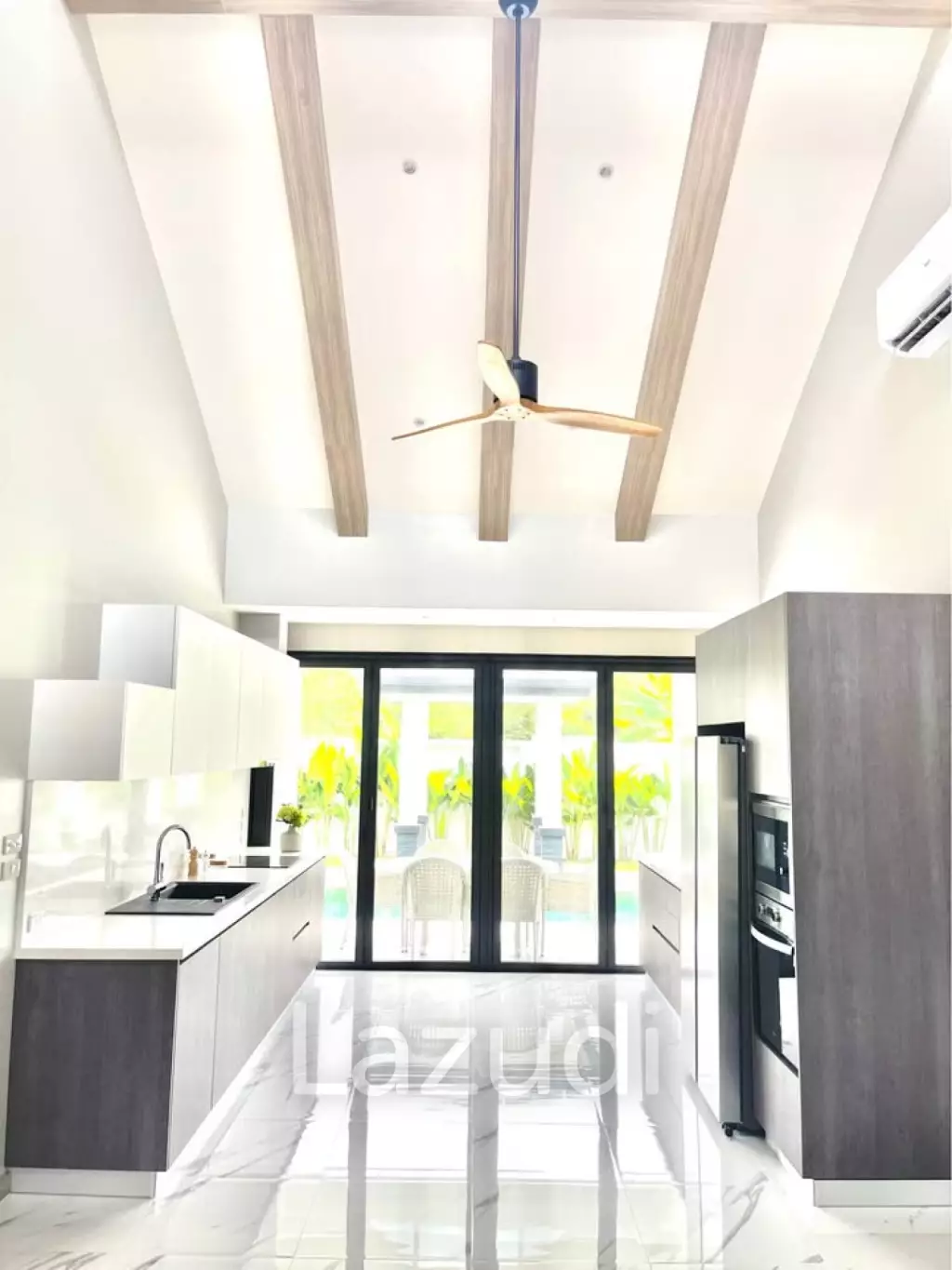 Spacious 3-Bedroom Pool Villa with Private Garden for Sale in Pa Klok