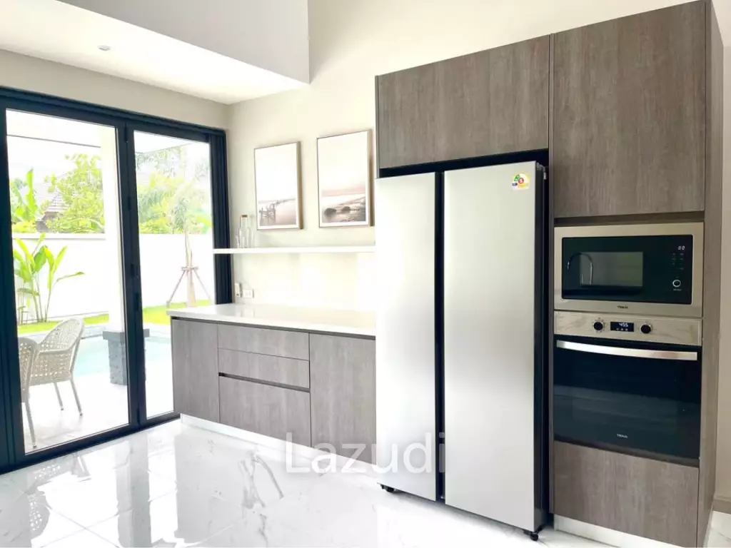 Spacious 3-Bedroom Pool Villa with Private Garden for Sale in Pa Klok