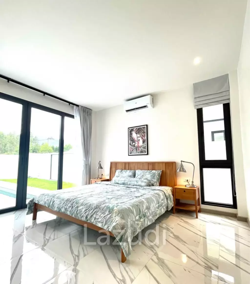 Spacious 3-Bedroom Pool Villa with Private Garden for Sale in Pa Klok