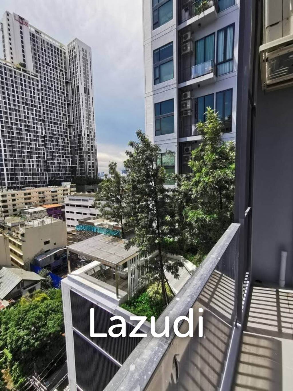 42 sqm duplex 1 bedroom condo at The Reserve Phahol - Pradipat Phaya Thai