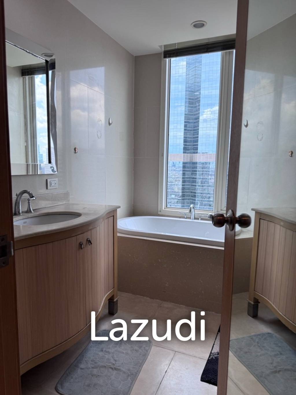 114 sqm high floor condo at The Empire Place Sathorn Bangkok