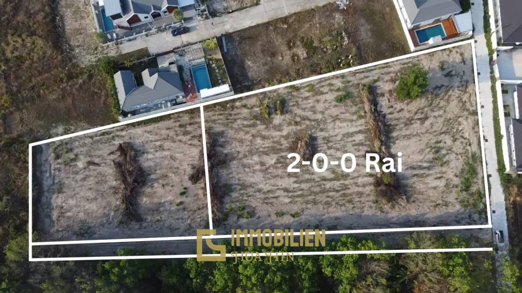 Земельный участок площадью 3200 кв. м / прямоугольной формы / с подъездом с улицы.