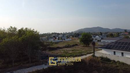 Земельный участок площадью 1600 кв. м / расчищен / удачное местоположение