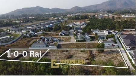 Земельный участок площадью 1600 кв. м / расчищен / удачное местоположение