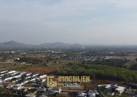 Земельный участок площадью 1600 кв. м / расчищен / удачное местоположение