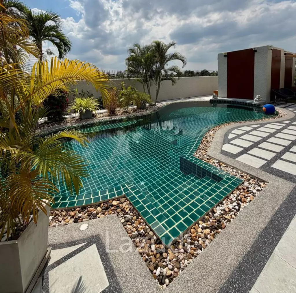 3 Bedroom 4 Bathroom 270 SQ.M. Santa Maria