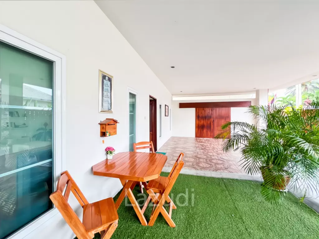 380 sqm Pool Villa in Thap Tai Hua Hin Freehold