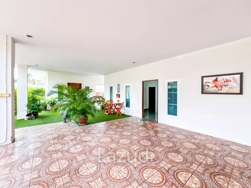 380 sqm Pool Villa in Thap Tai Hua Hin Freehold
