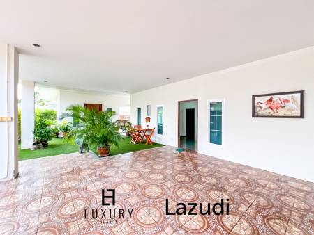 380 m² habitables / 6 chambres + 5 salles de bains / entièrement meublé