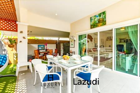 380 m² habitables / 6 chambres + 5 salles de bains / entièrement meublé