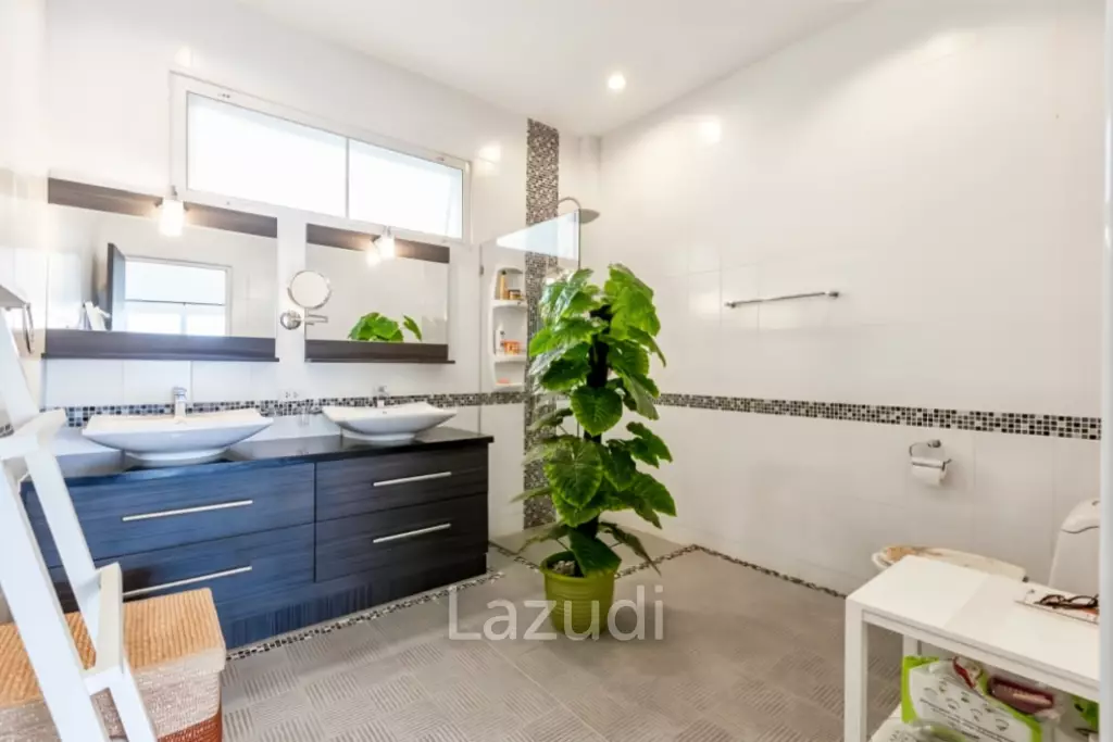 380 sqm Pool Villa in Thap Tai Hua Hin Freehold