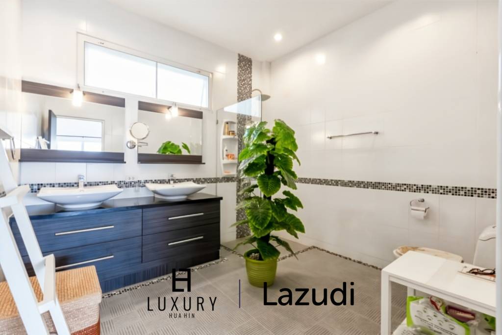 380 m² habitables / 6 chambres + 5 salles de bains / entièrement meublé