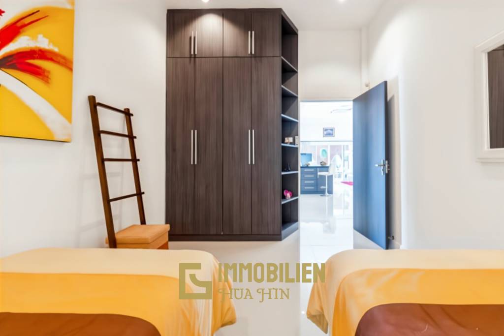 580 ตร.ม 6 เตียง 5 อาบน้ำ วิลล่า For ขาย