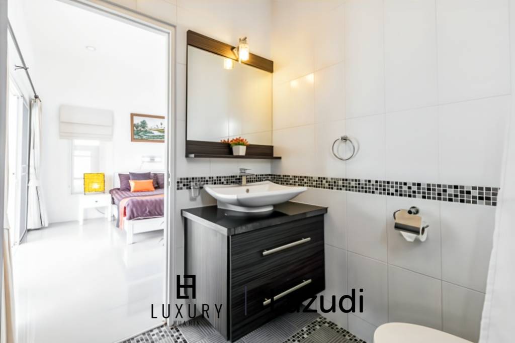 380 m² habitables / 6 chambres + 5 salles de bains / entièrement meublé