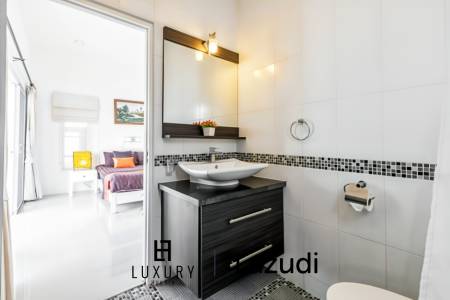 380 m² habitables / 6 chambres + 5 salles de bains / entièrement meublé