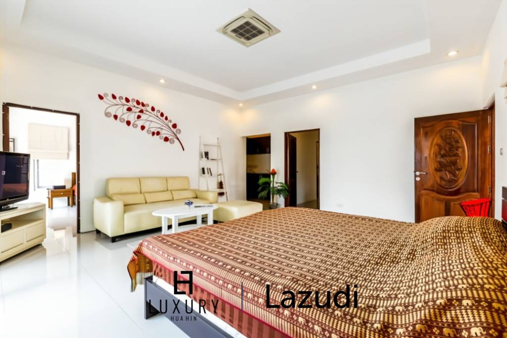 380 m² habitables / 6 chambres + 5 salles de bains / entièrement meublé