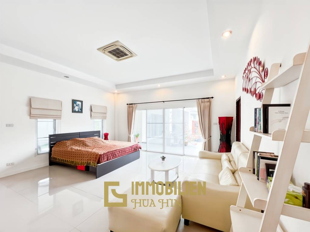 580 ตร.ม 6 เตียง 5 อาบน้ำ วิลล่า For ขาย