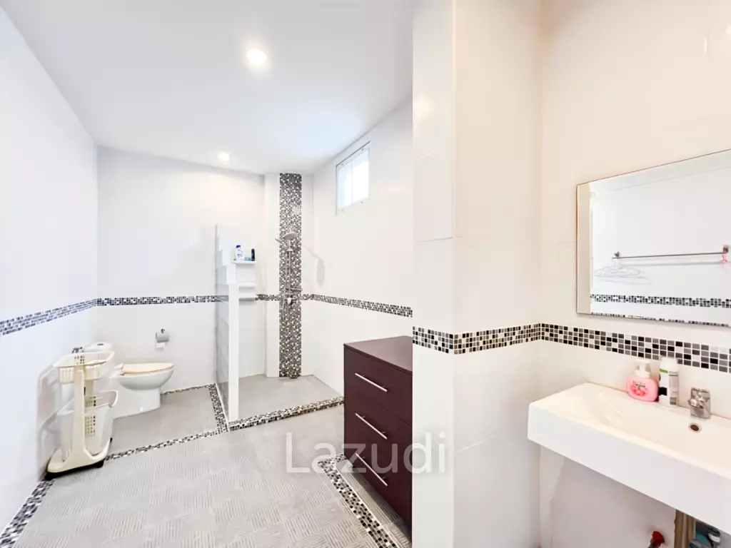380 sqm Pool Villa in Thap Tai Hua Hin Freehold