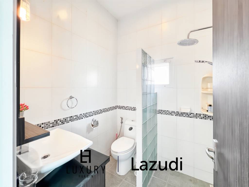 380 m² habitables / 6 chambres + 5 salles de bains / entièrement meublé