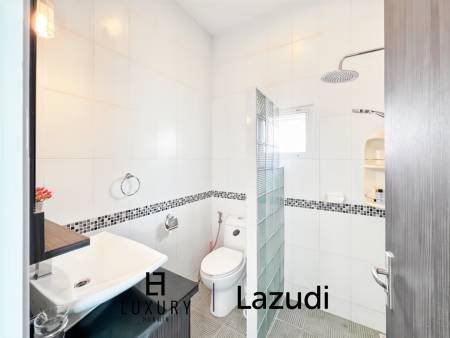 380 m² habitables / 6 chambres + 5 salles de bains / entièrement meublé