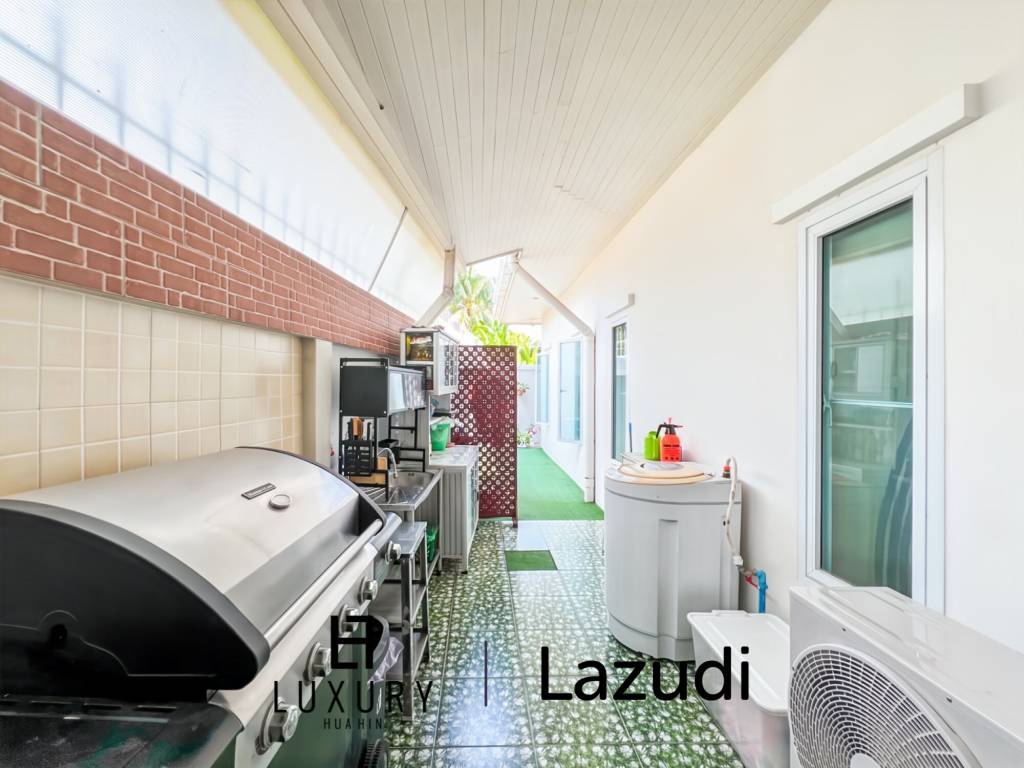 380 m² habitables / 6 chambres + 5 salles de bains / entièrement meublé